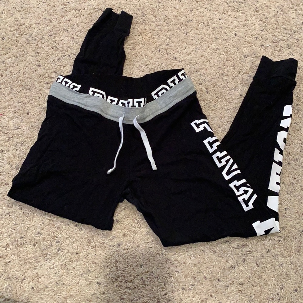 PINK Victoria’s Secret pink nation black leggings. Size medium